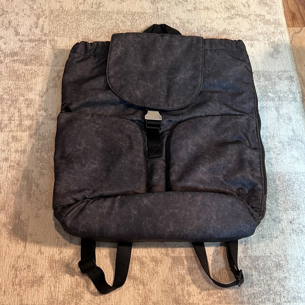 Lululemon Carry Onward Rucksack Backpack NWOT - Picture 7 of 15